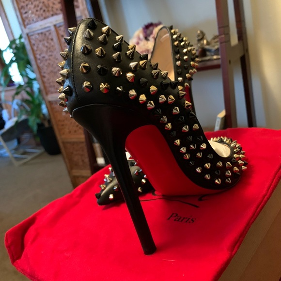 Christian Louboutin women heels - Picture 1 of 8